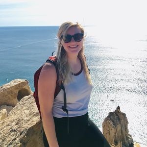 Meet your Posher, Adrienne